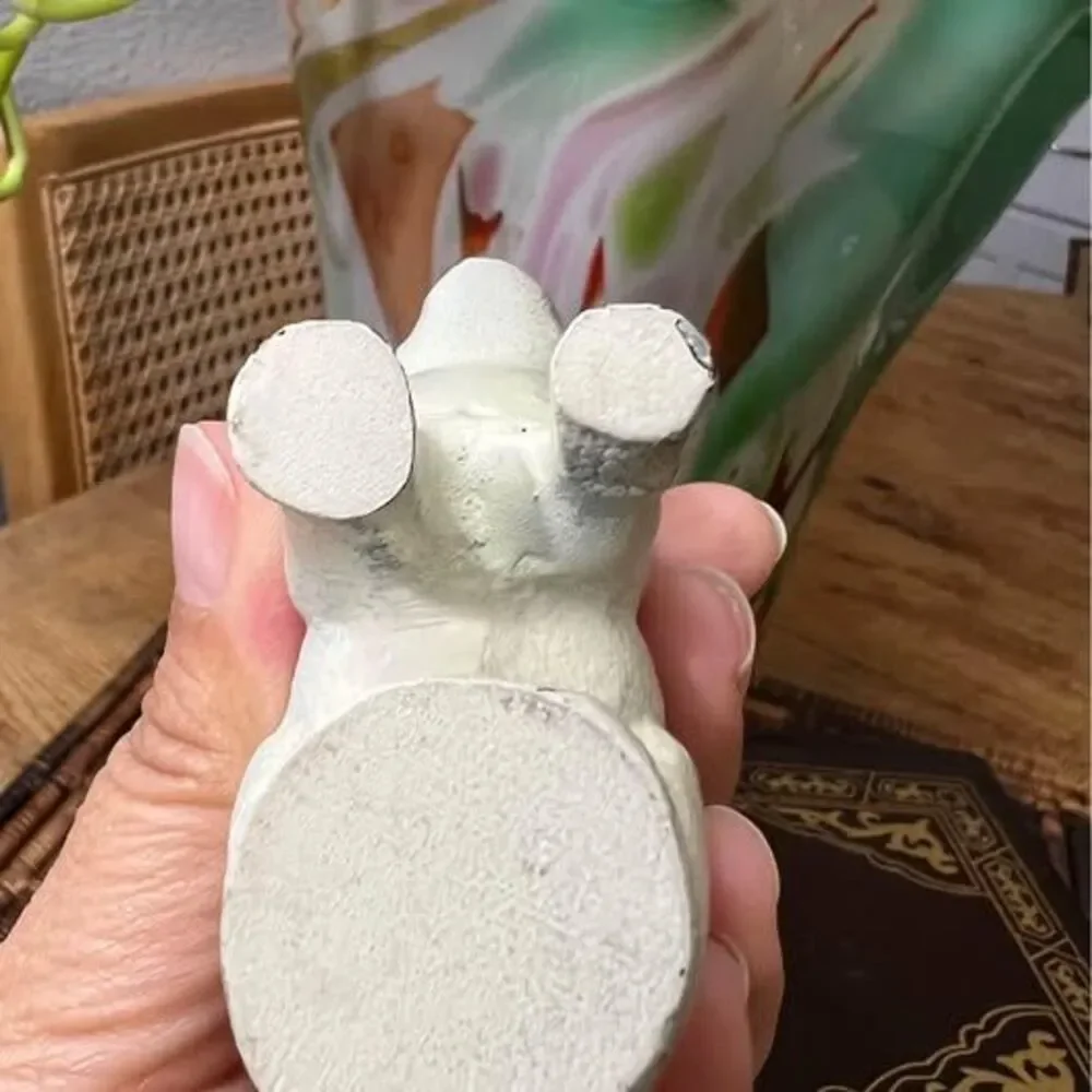 White Rabbit Small Figure - Cast Iron - Picture 5 of 5